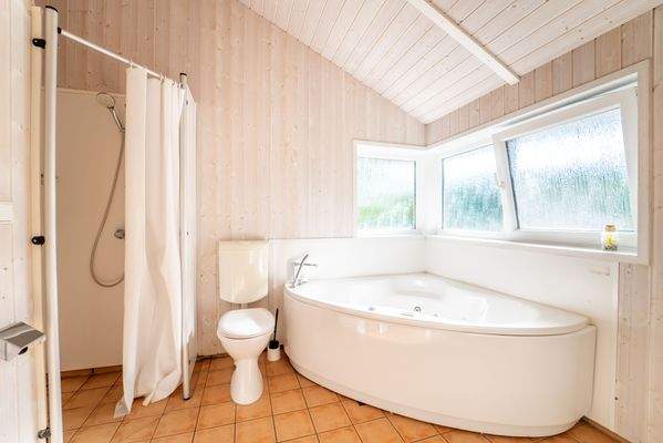 Badezimmer mit Whirlpool