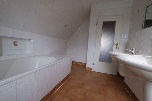 007FE323-09C9-43CA-90DB-965FE38B4F1F-18734-00000D1F6995A2B4