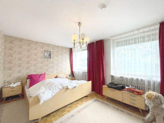 Großzügiges Elternschlafzimmer