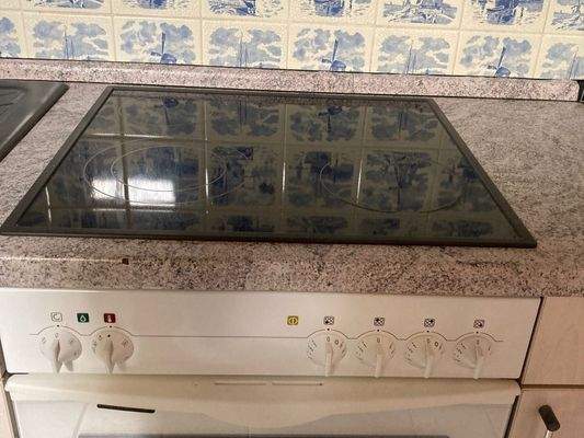 Küchendetail mit Ceranfeld