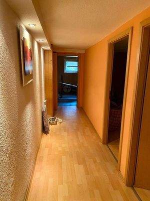 Flur Keller zu den 3 Zimmern