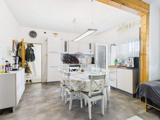 Esszimmer und Küche EG