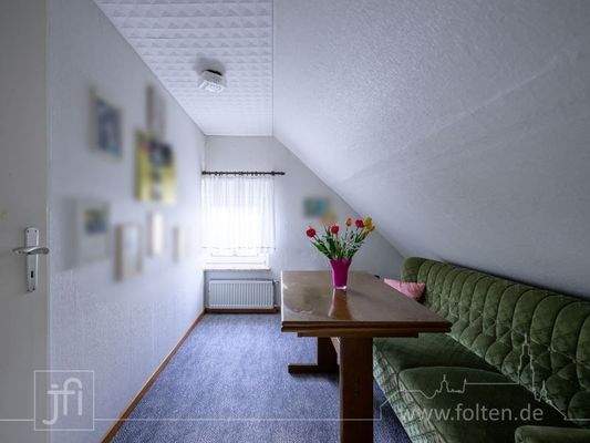 Zimmer Straßenseite rechts