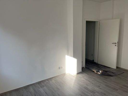 Helle Wohnung mit Laminatboden