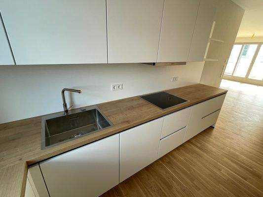 Moderne Küche mit Holzoptik