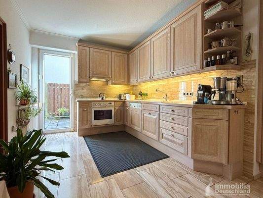 Küche mit Seitenausgang - Erdgeschoss