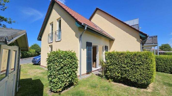 gartenseitige Ansicht mit Terrasse