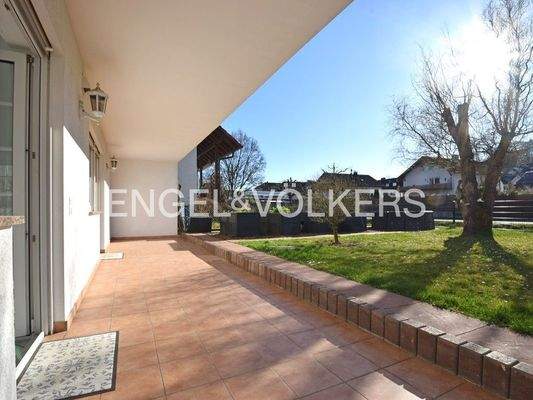 ...auf die Terrasse...Ihr Sonnenplatz!