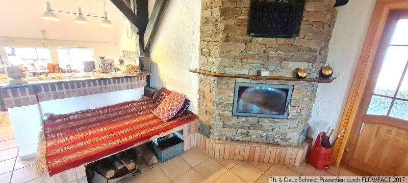 Kamin mit beheiztem Ruheplatz