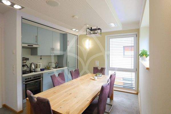 Bürohaus - Besprechungsraum & Küche