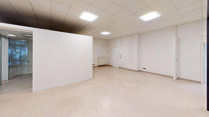 Geschäft-Meran-Fläche-Mieten-Autoabstellplätze-Gelegenheit