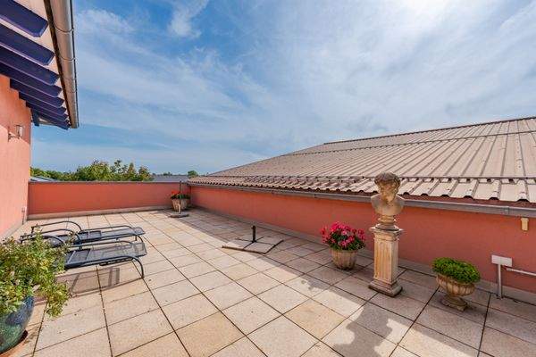 Bürogebäude (Einliegerwohnung) 