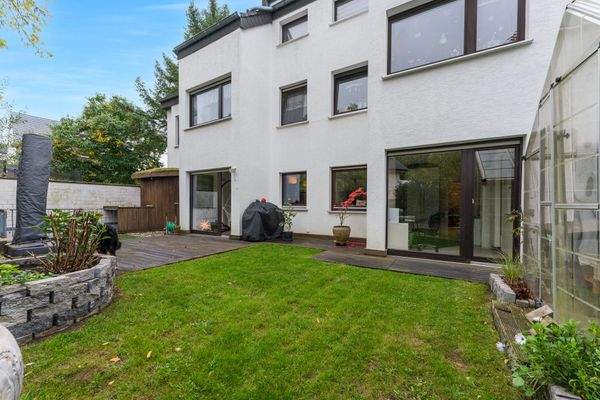 Zwei hintere Terrassen