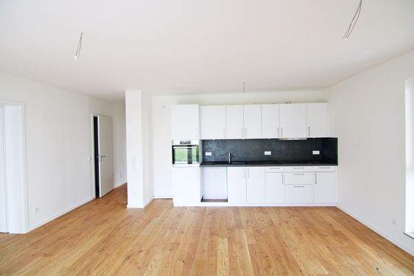 Geräumiges Wohnzimmer