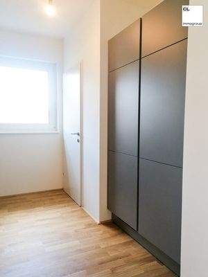 Küche mit Zugang zum Abstellraum / Speis