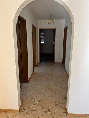 Flur zu den Schlafzimmern.jpg