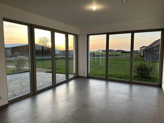 offener Wohn- und Essbereich