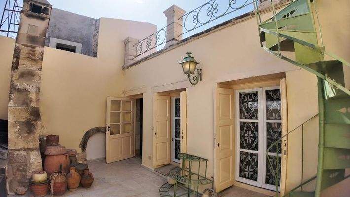 Kreta, Rethymno: Einzigartig gestaltetes Einfamilienhaus zum Verkauf in der Altstadt