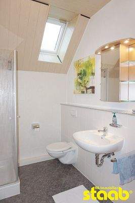 weiteres Bad - mit Dusche