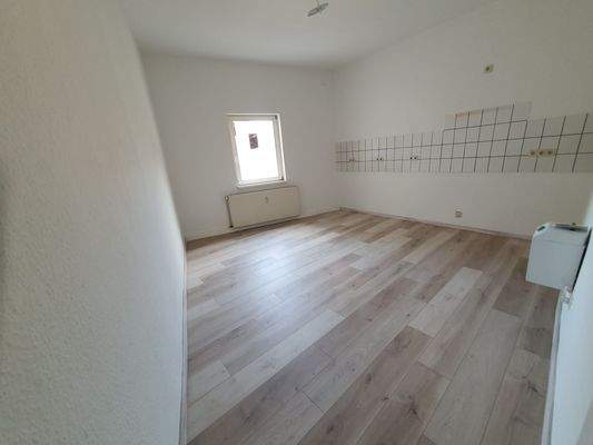 1.OG Ansicht der geräumigen Wohnküche.jpg