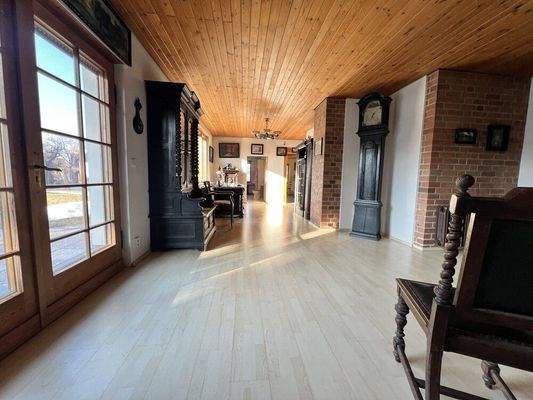 Helles Wohnzimmer mit Wohlfühlatmosphäre