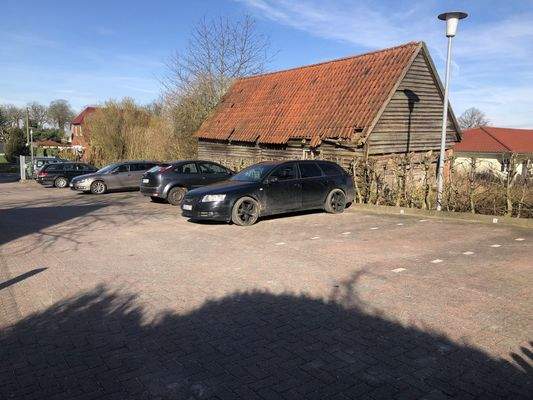 KfZ-Freiflächenstellplätze