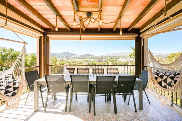 wunderschöne Terrasse mit Weitblick