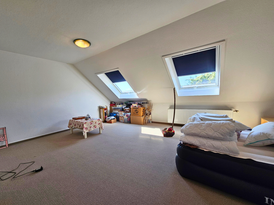 Schlafzimmer DG 03.png