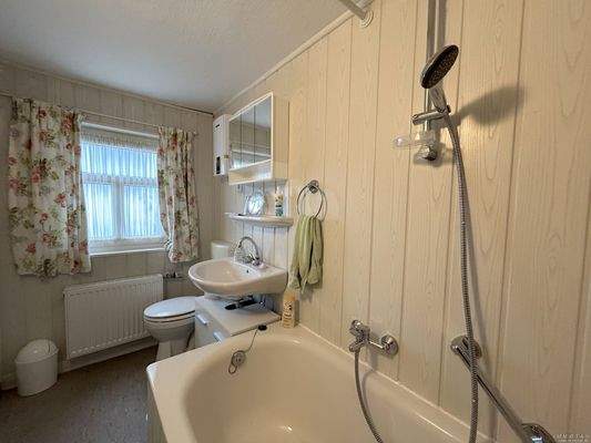 Bad EG Nebengebäude