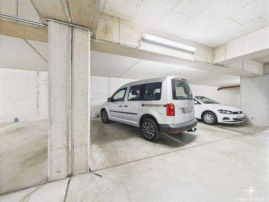 2 x Tiefgaragenplatz.
