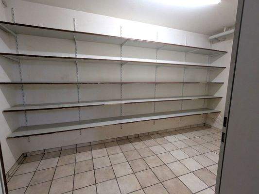 Vorratsraum im Anschluss