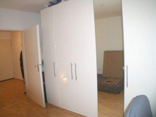 Spiegelkleiderschrank