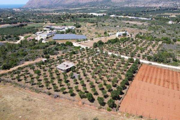 Kreta, Mouzouras: Flaches Grundstück mit Panoramablick zu verkaufen