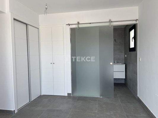 Semi-Detached Houses Featuring Private Pool in Gran Alacant