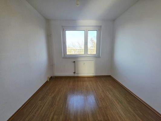 größeres Zimmer auf der unteren Ebene rechts