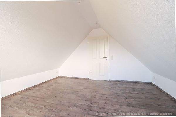 Raum im Spitzboden