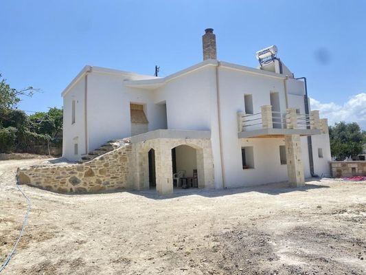 Kreta, Maleme: Unvollendetes Haus mit Meerblick zum Verkauf