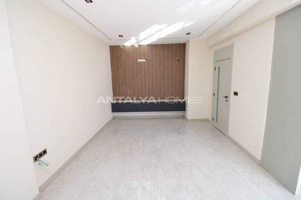 1 and 2-Bedroom Flats in a Complex with Pool in Antalya Lara