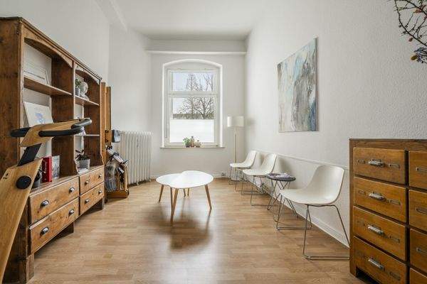 Wartezimmer EG rechts