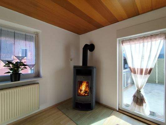 OG Wohnzimmer Kaminofen + Ausgang Terrasse