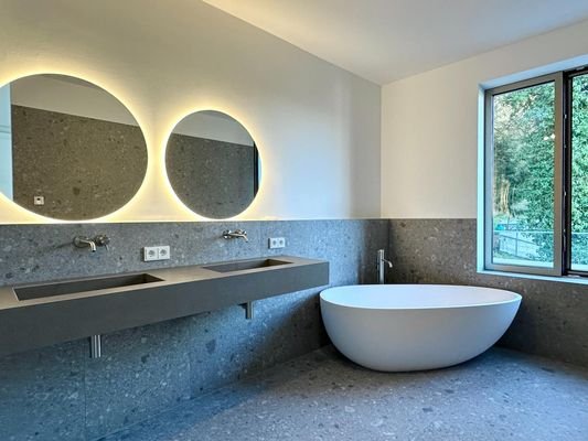 ZU KAUFEN - noble Wohnung Terrasse Garten GMUNDEN