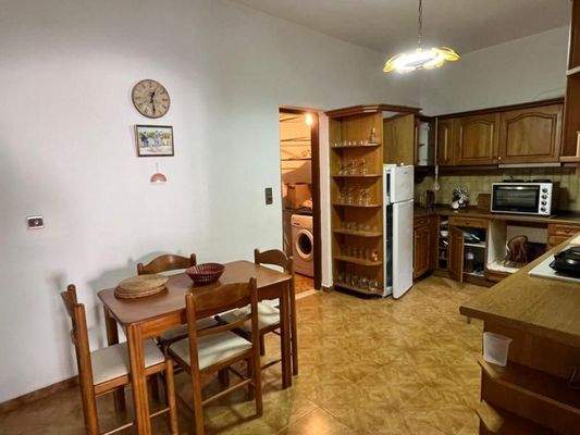 Kreta, Elounda: Wohnung im Zentrum mit Meerblick zu verkaufen