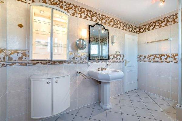 OG: Tageslicht Duschbad