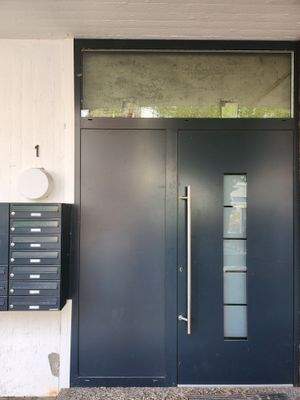 02 Hauseingangstür.jpg