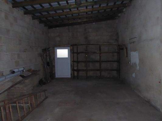 Garage mit Scheune
