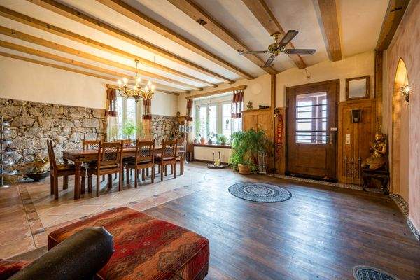 Esszimmer und Eingangsbereich