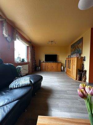 Wohnzimmer 1. OG Blick von der Couch Richtung TV