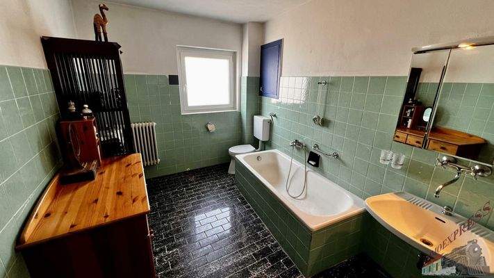 Badezimmer mit Wanne