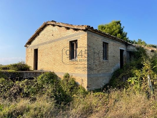 Landhaus in den Hügeln der Marken mit schönem Weinberg in Offida - Borgo Miriam