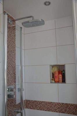 Hauptbad -Duschbereich-
